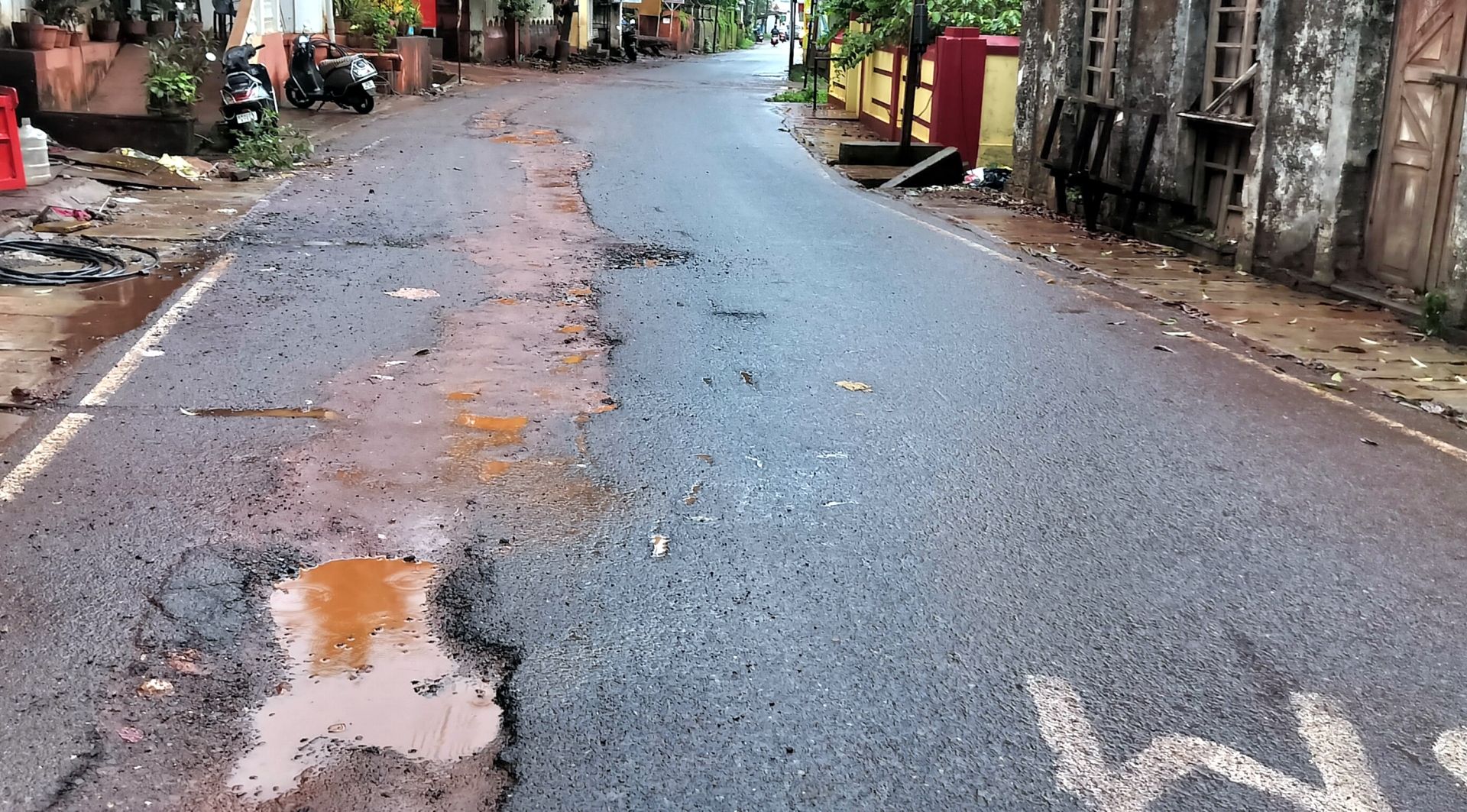 Mapusa’s road woes deepen as locals await promised repairs