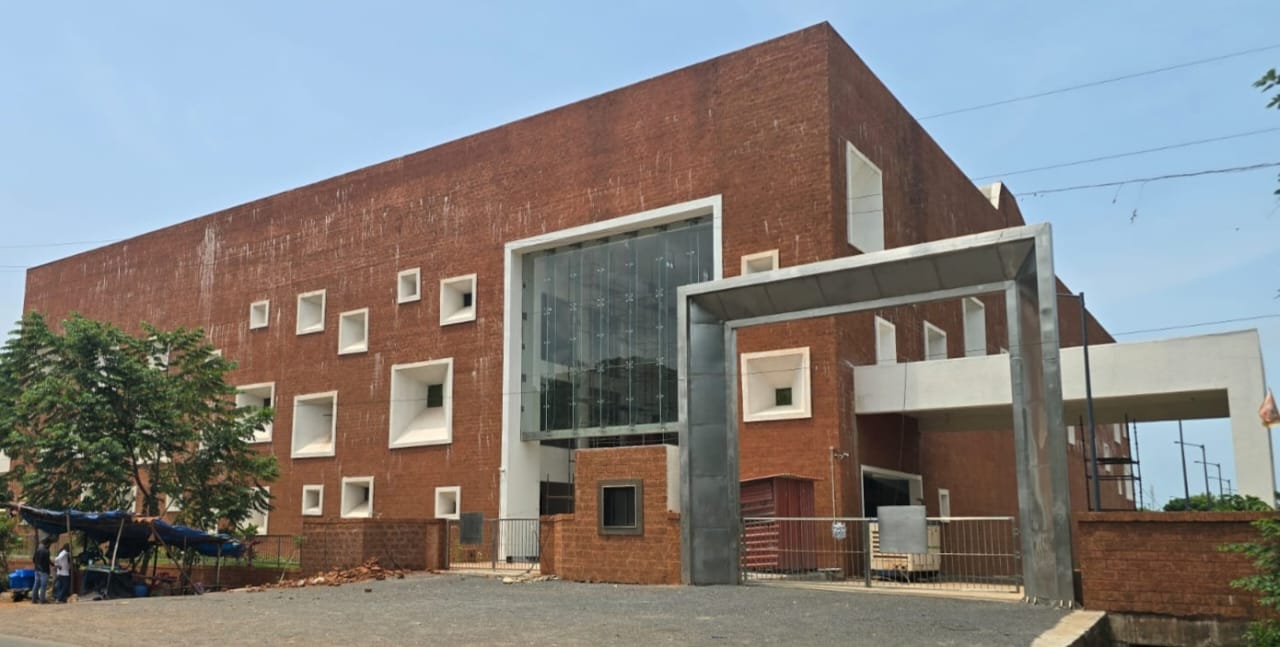 CMC mulls naming Ravindra   Bhavan after Bandekar