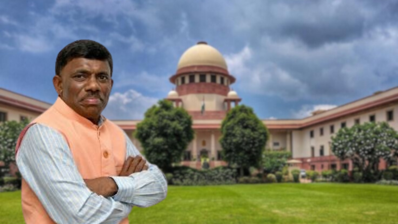 Dispose off disqualification plea by Nov 4: SC to Goa Speaker