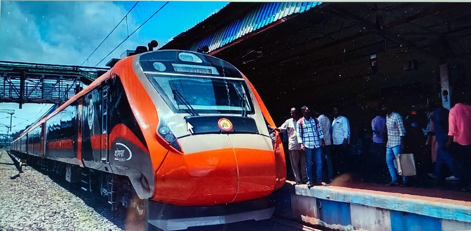 Tri-weekly Vande Bharat train between Hubballi, Pune
