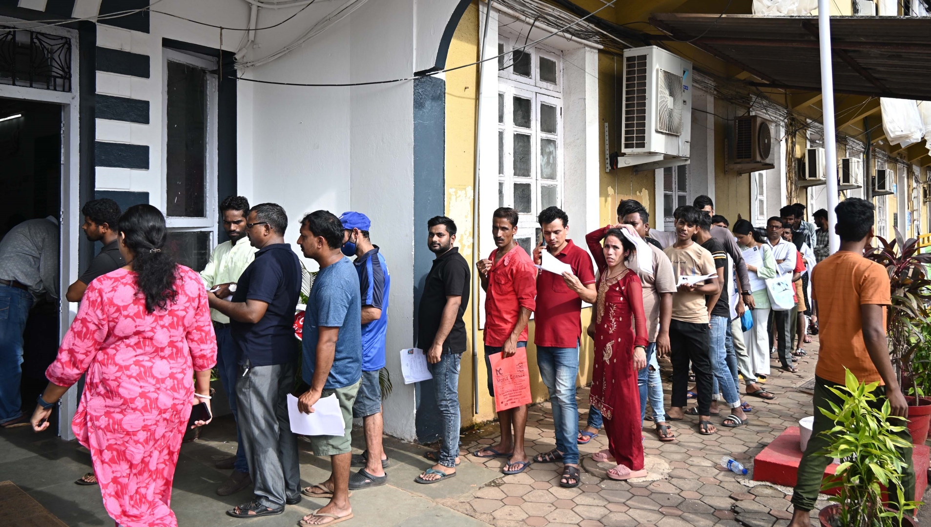 ﻿CM warns of fines as deadline for tenant verification ends
