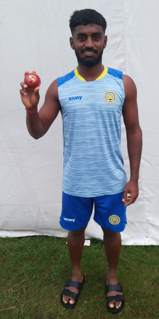 Debutant Shubham Tari bowls Manipur out for mere 98
