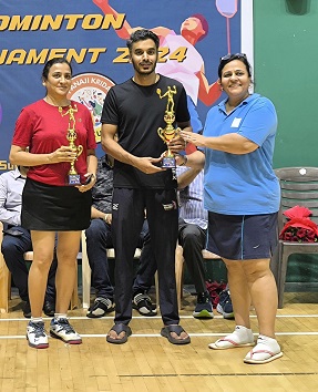 ﻿Manjiri shines with triple crown