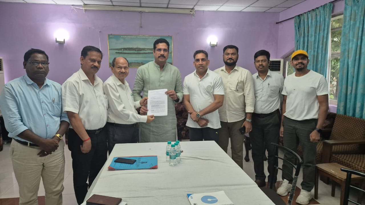 UTAA hands memo of Goa   tribes' demands to  ST commission member