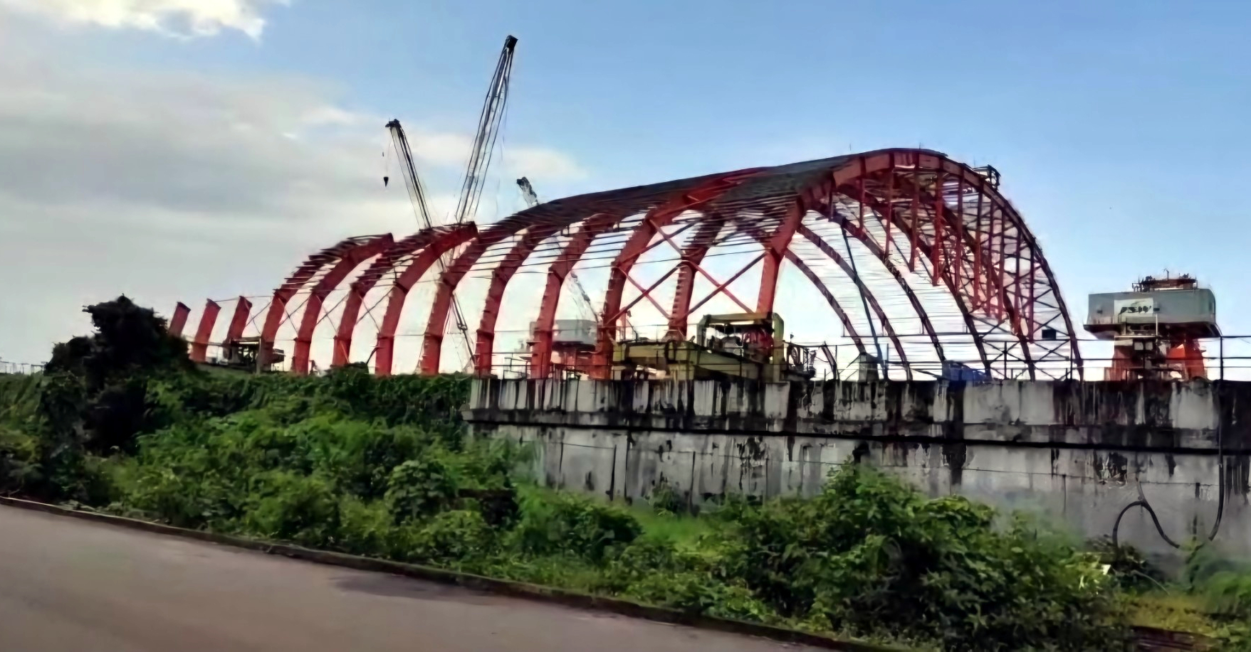 After delays, work on dome to curb   coal dust expedited at Mormugao Port