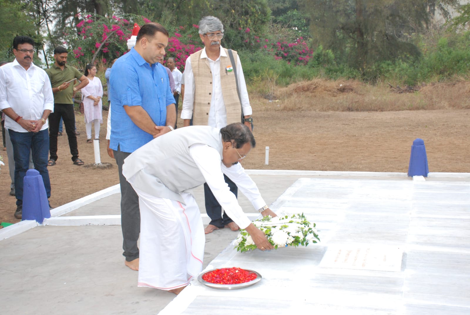 ﻿Promote field of history in   State, appeals Governor