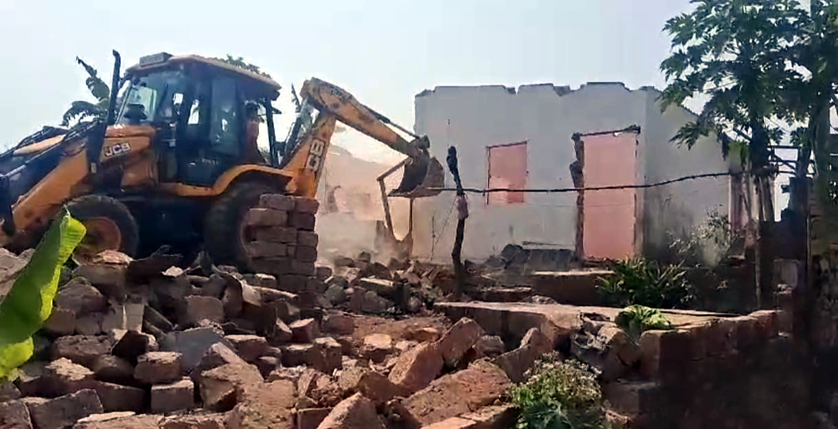 ﻿3 illegal houses on govt land razed by NGPDA in Cunchelim
