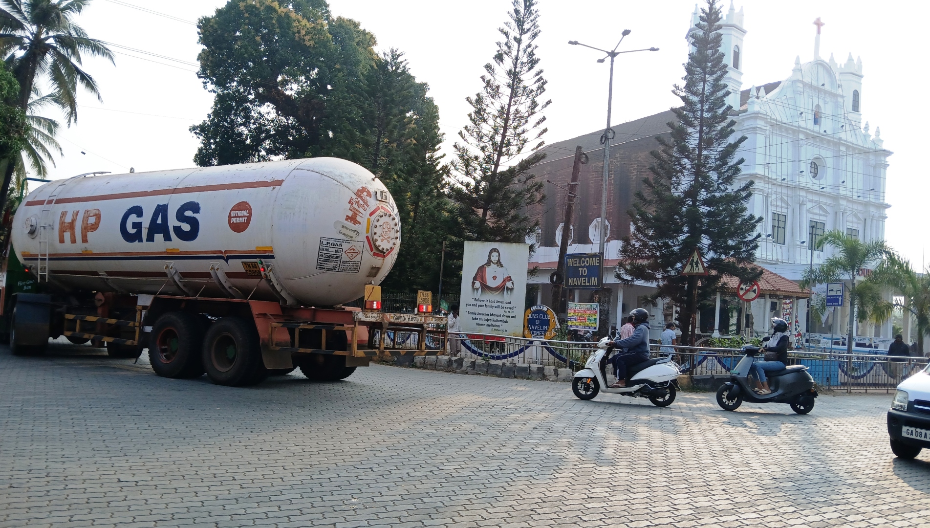 Despite western bypass being opened, no   relief for Navelkars from heavy traffic