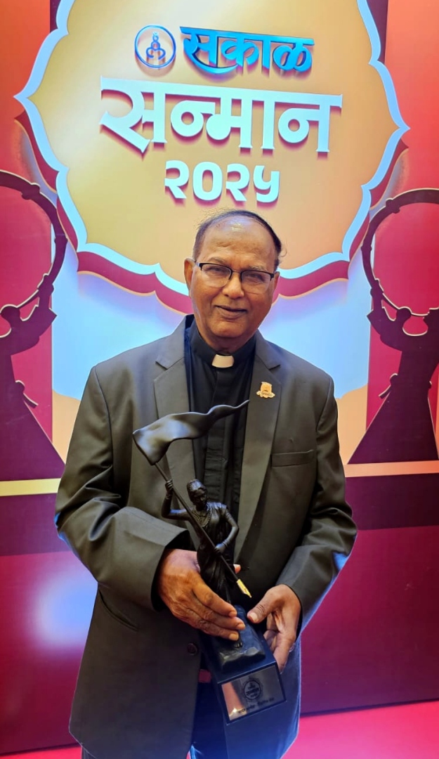 Pilar priest felicitated for excellence in education