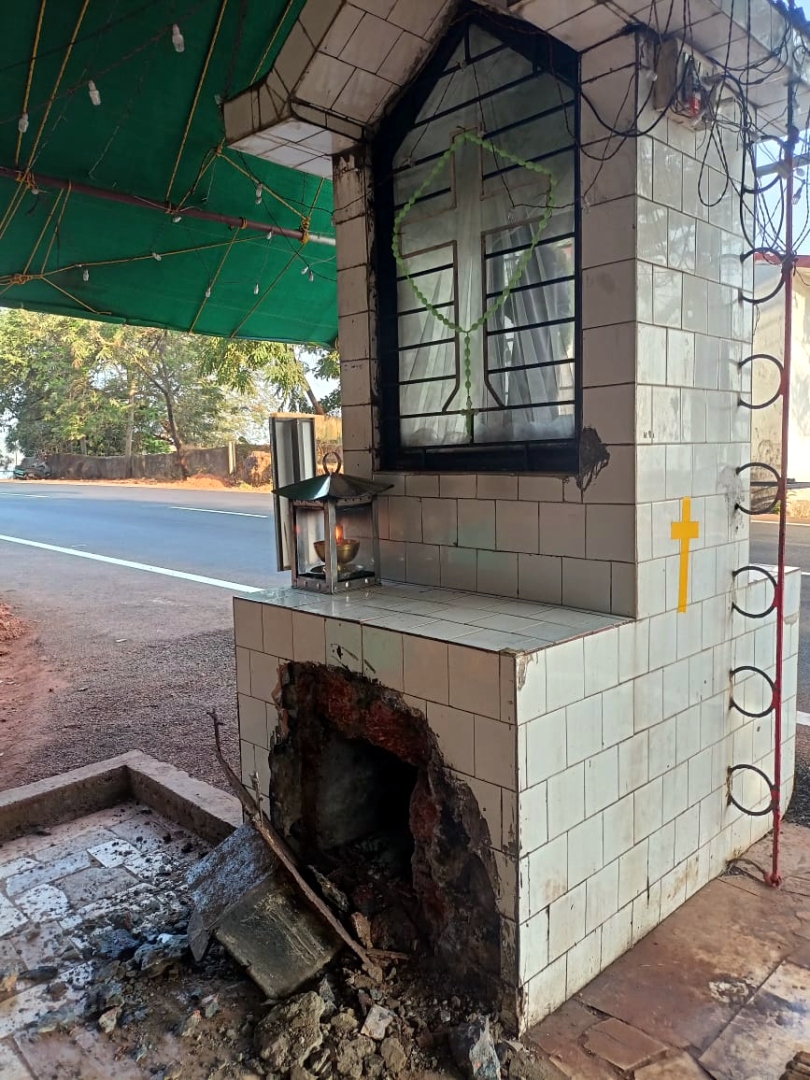 Burglars target St Anthony Cross in Chicalim, decamp with donation box