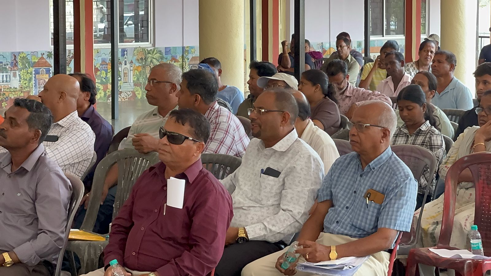 Raia villagers oppose mobile tower at Manora govt primary school complex