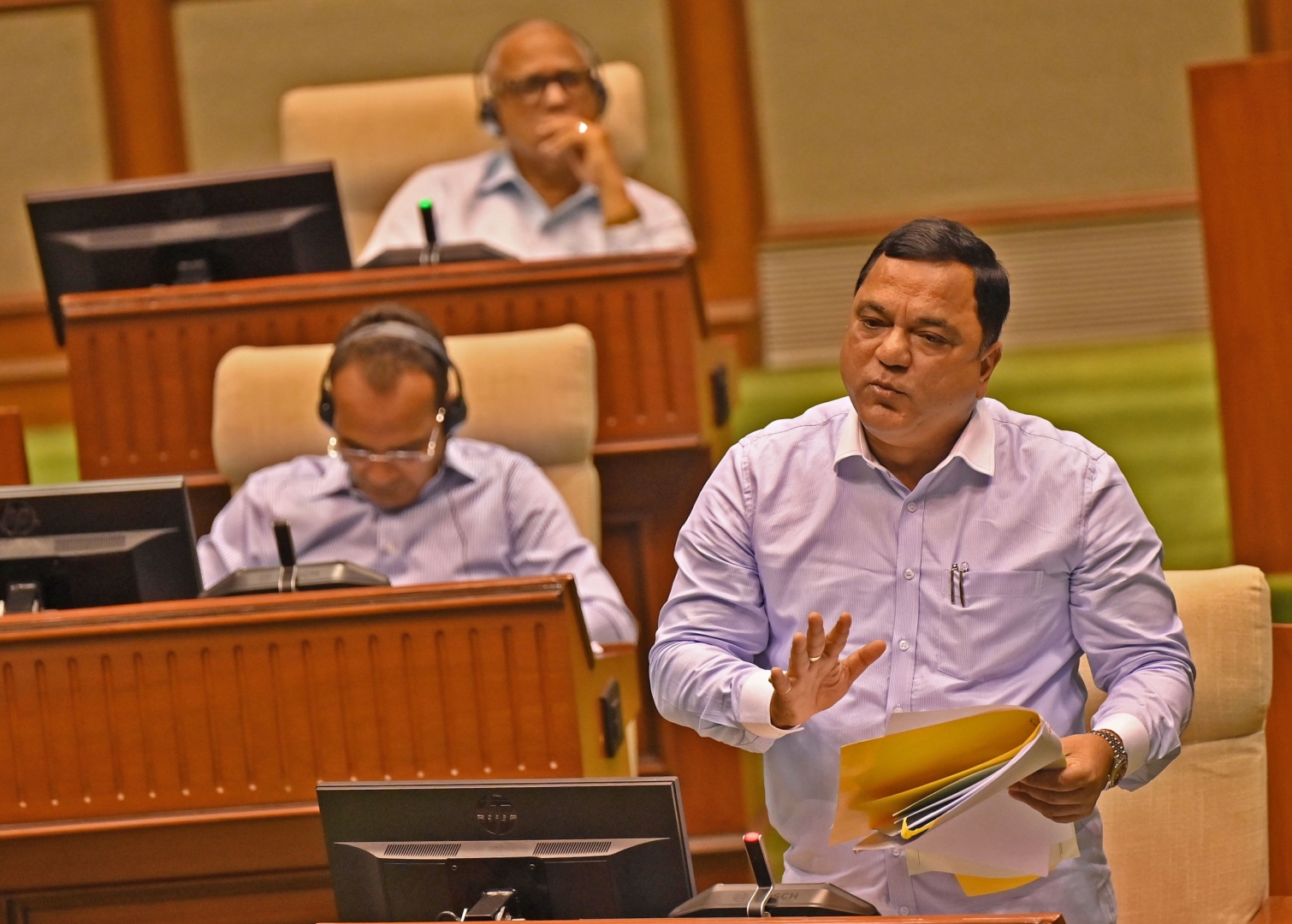 ﻿Govt defends new railway stations as essential infra