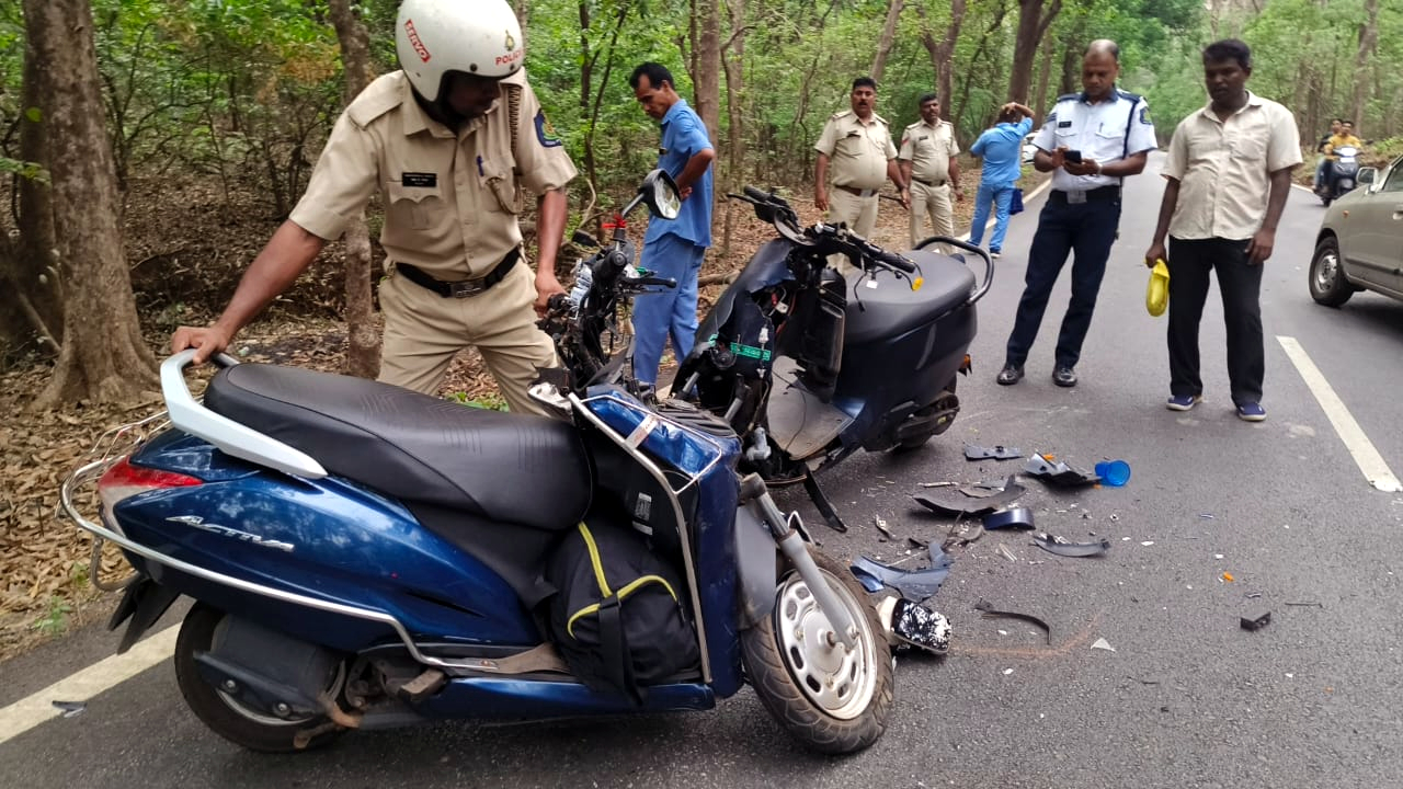 1 killed, 3 serious   after scooters   collide in Sattari