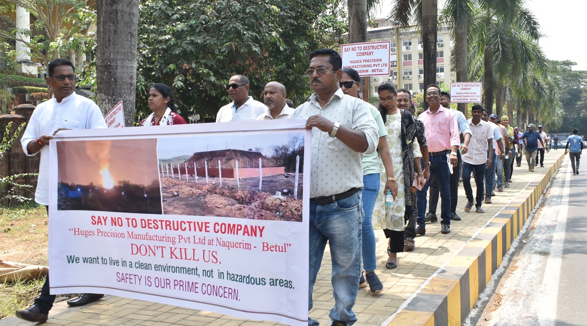Betul fire: Locals stage protest outside Collector’s office over delay in action
