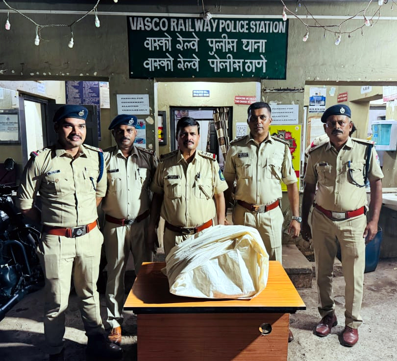 Silver umbrella worth Rs 5.3 lakh found at Vasco railway station