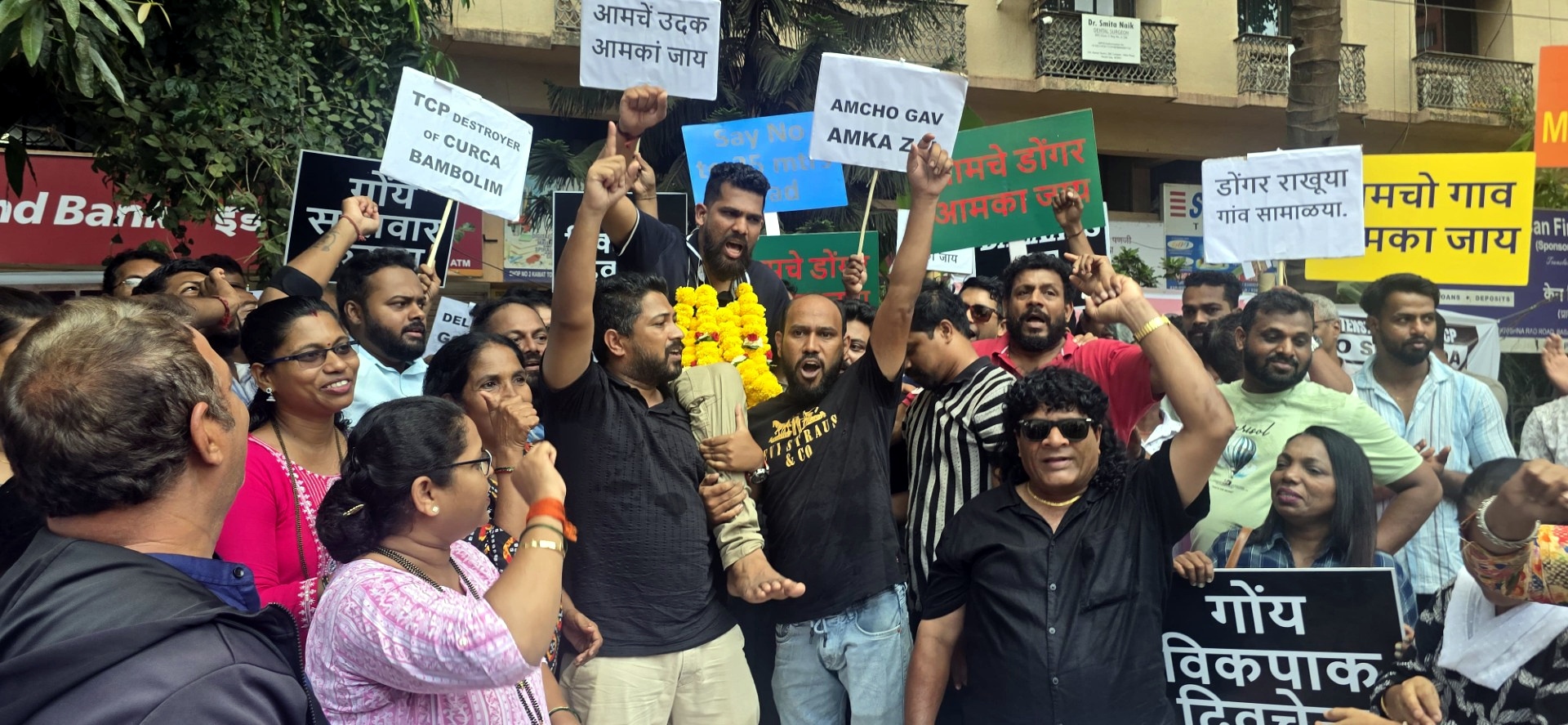 Sit-in footpath protest called off  after stop-work order issued