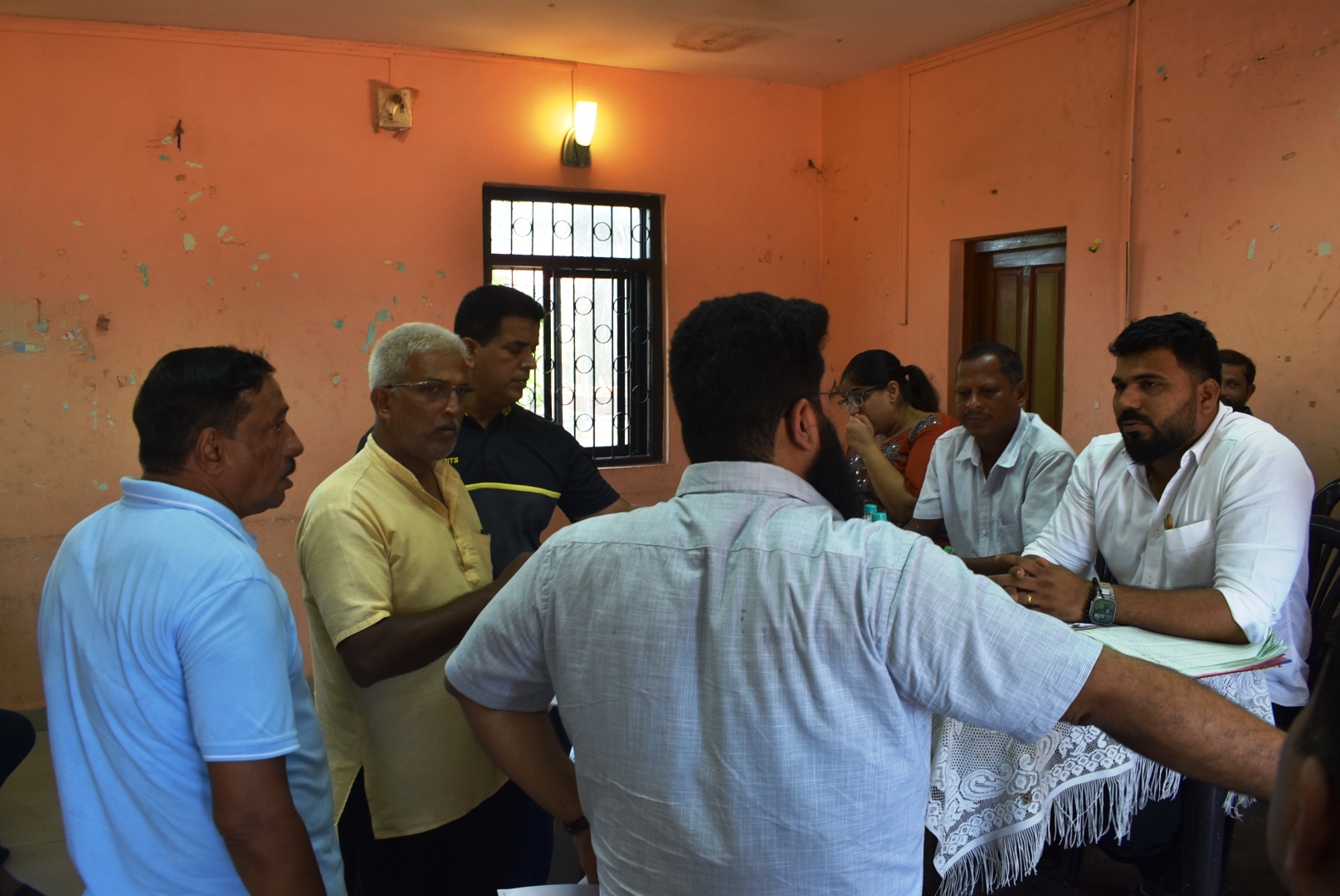 Aquem Baixo locals   oppose increase in   house tax rates
