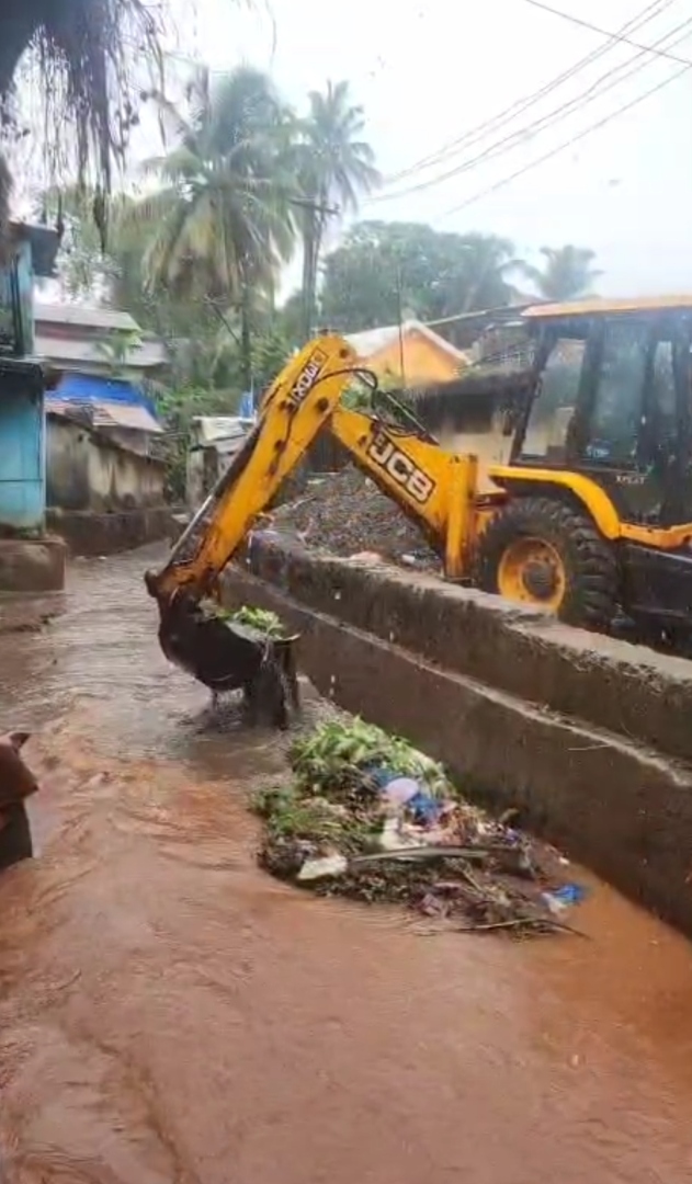 A day after deluge, authorities begin cleanup operations
