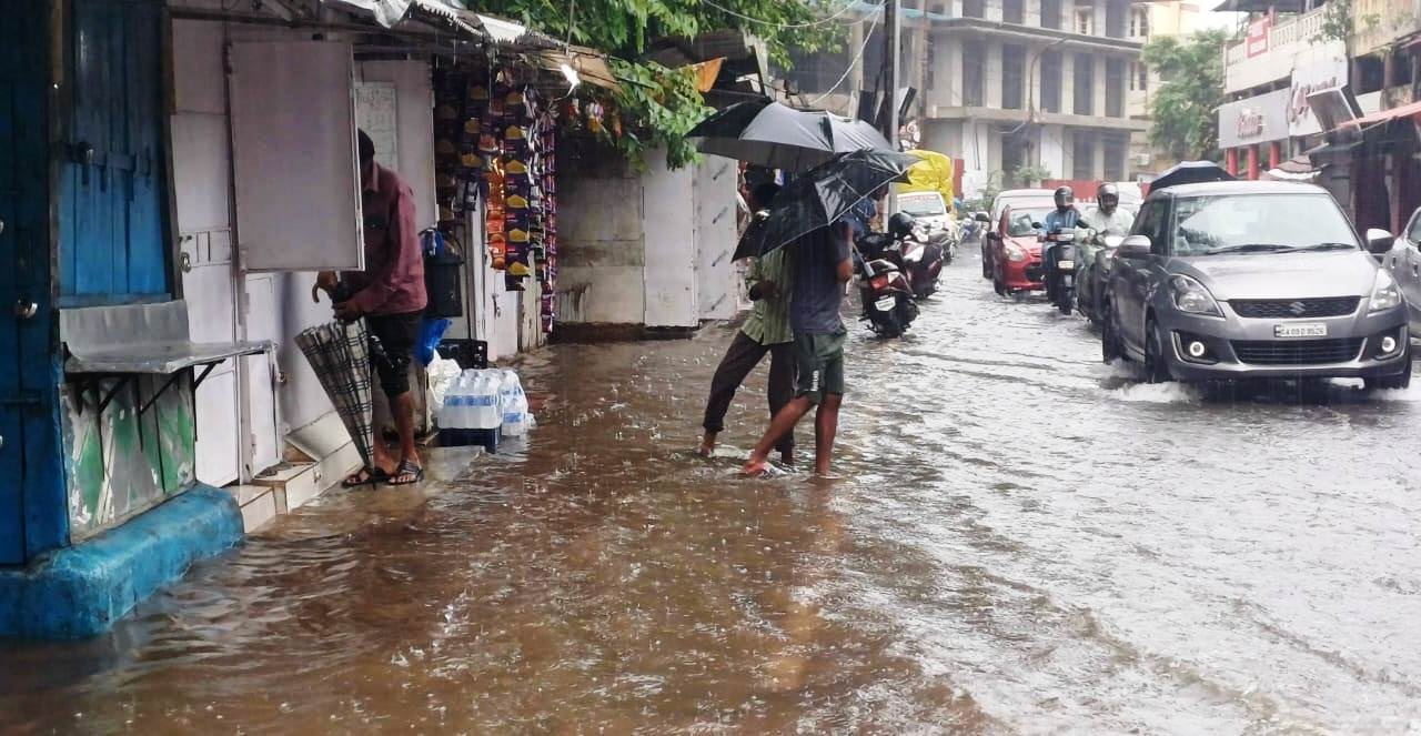 Flood warning prompts urgent drain cleaning orders from DMA in Margao
