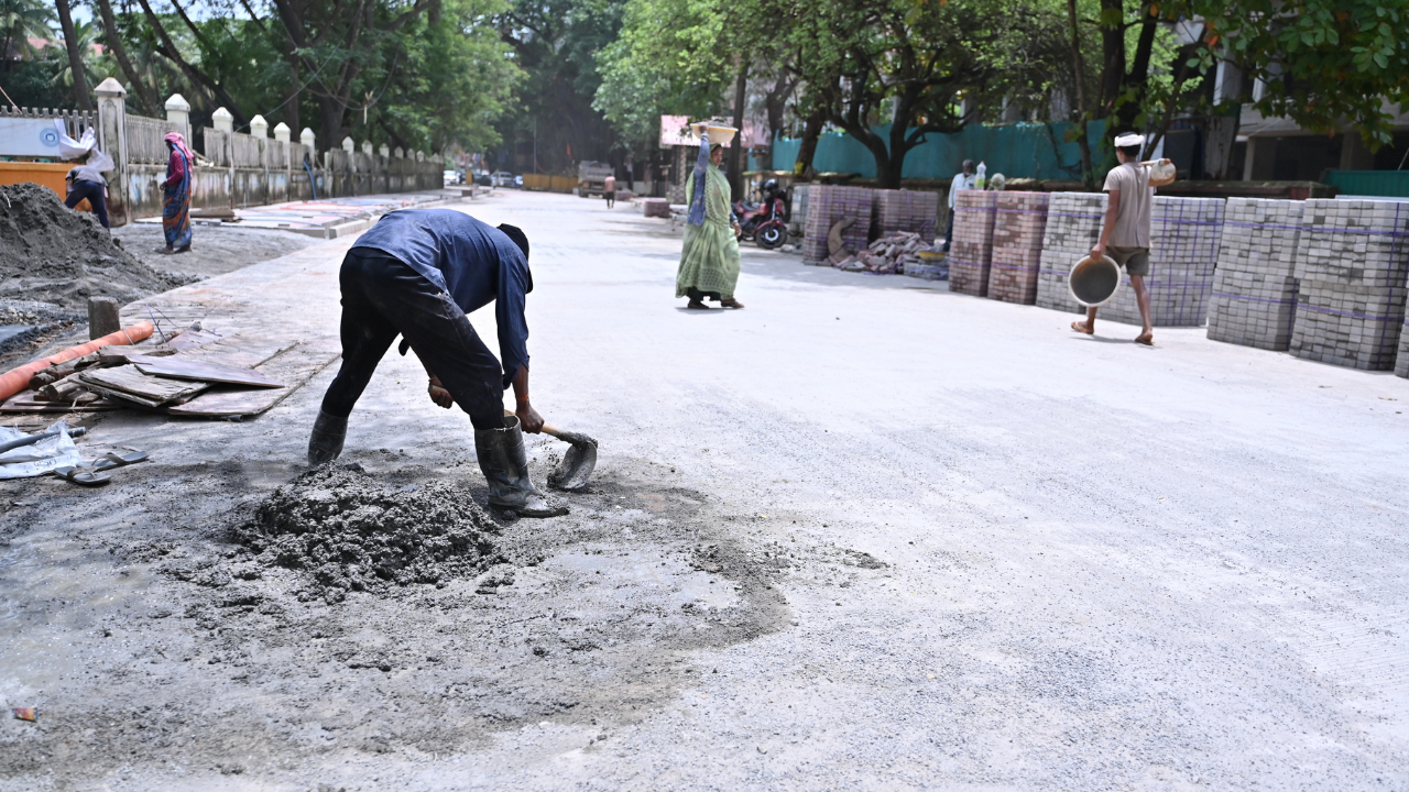 ﻿ After delays and court intervention, St Inez roadwork finally complete