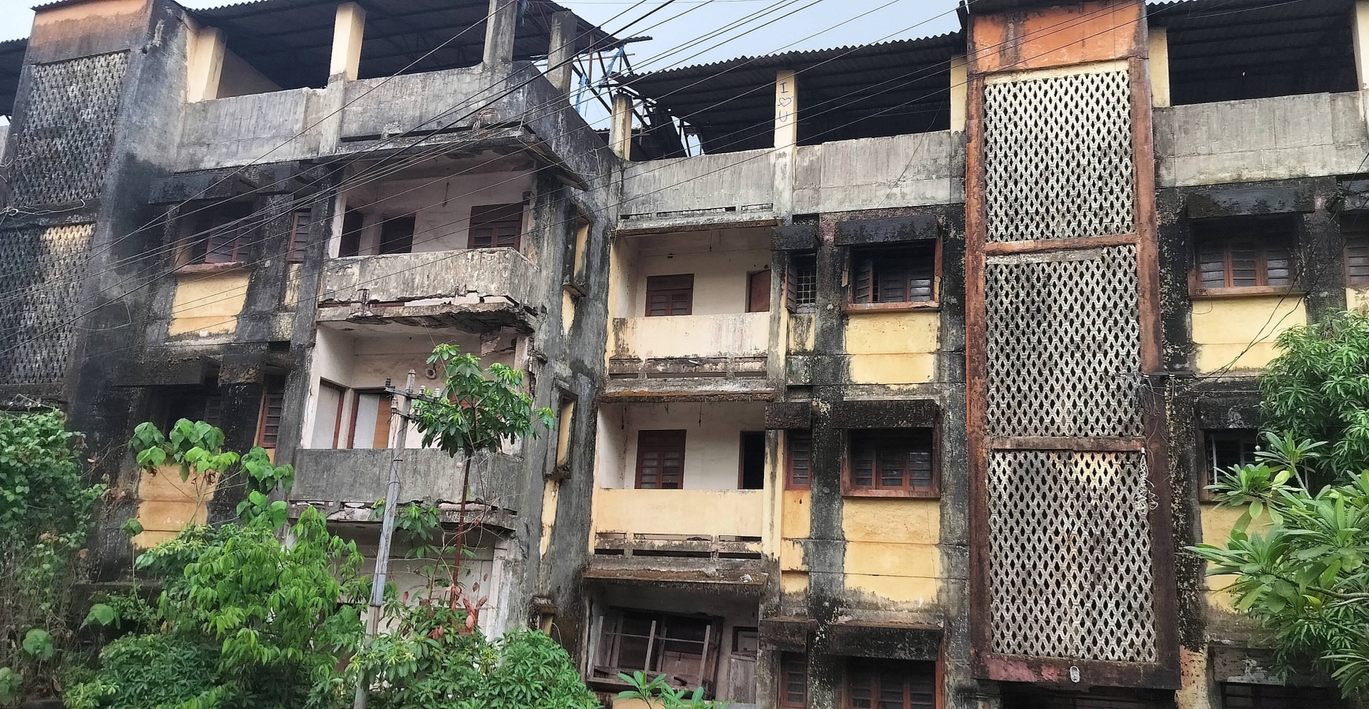 Mapusa council’s first demolition job sparks bigger questions on unsafe buildings in city
