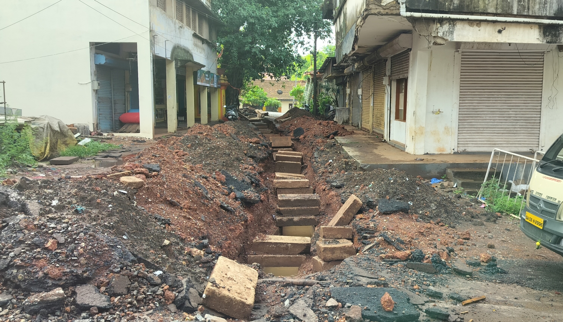 Pre-monsoon works continue in   Mapusa despite monsoon rains