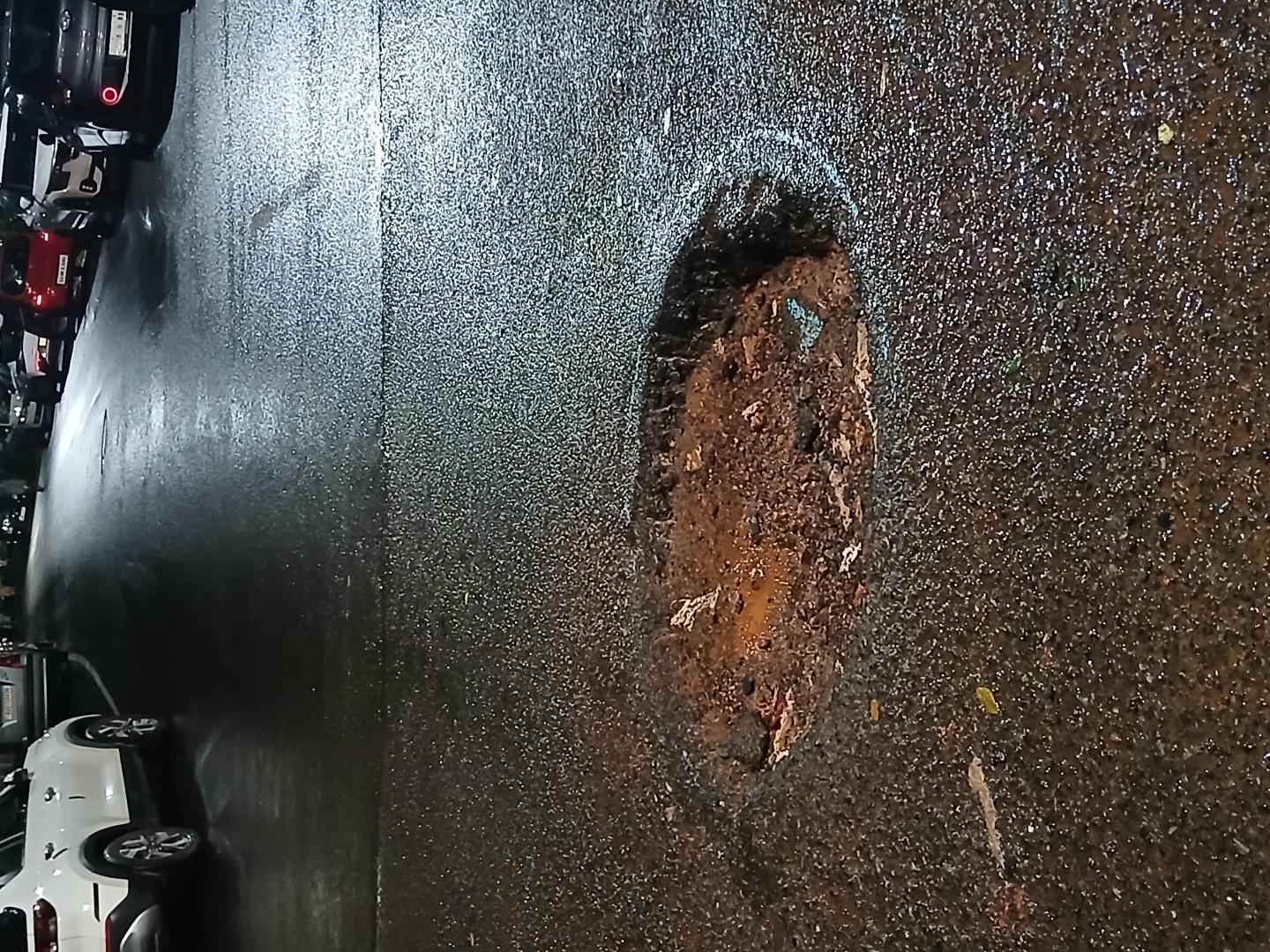 Damaged sewage manholes in Margao pose risk to motorists, pedestrians