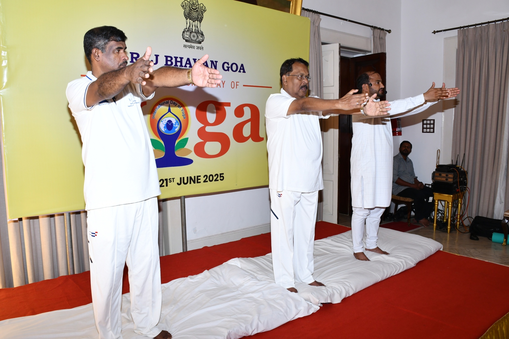 Thousands take part as State marks 11th International Yoga Day