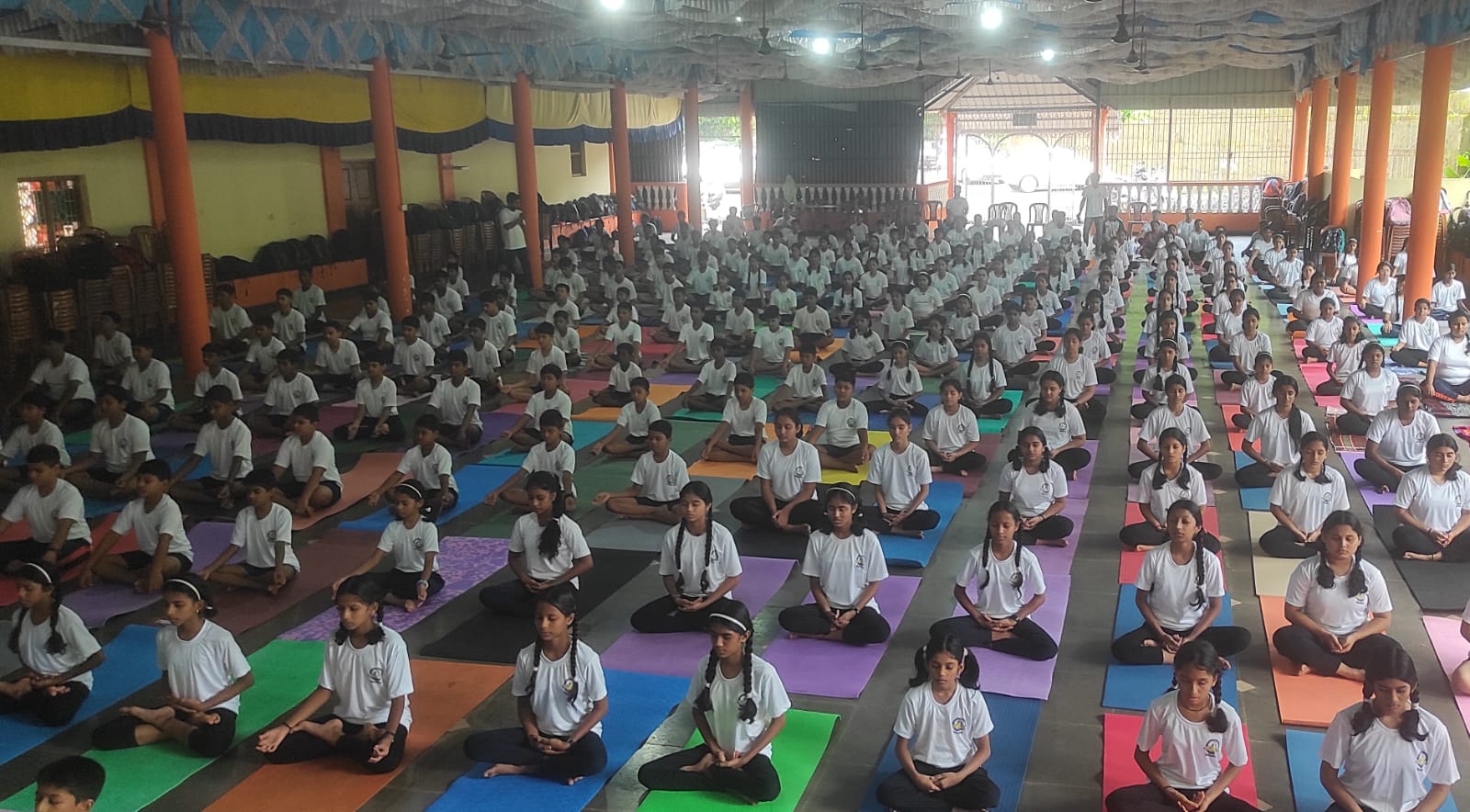 Nirakar Vidyalaya marks   Yoga Day with enthusiasm