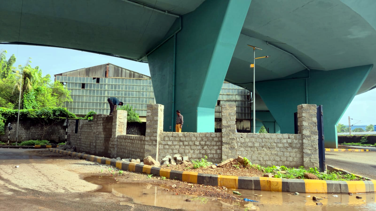 MPA starts lowering compound wall at Baina ramps
