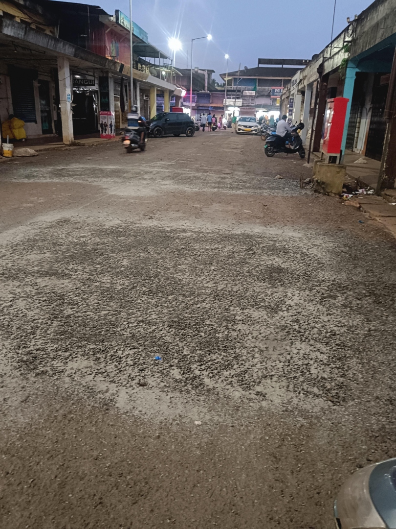 Mapusa market roads get patch repairs during monsoon break