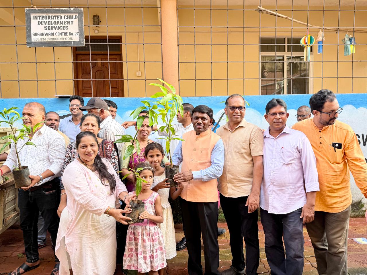 Loliem-Polem p'yat holds   plantation drive, hands   over saplings to villagers