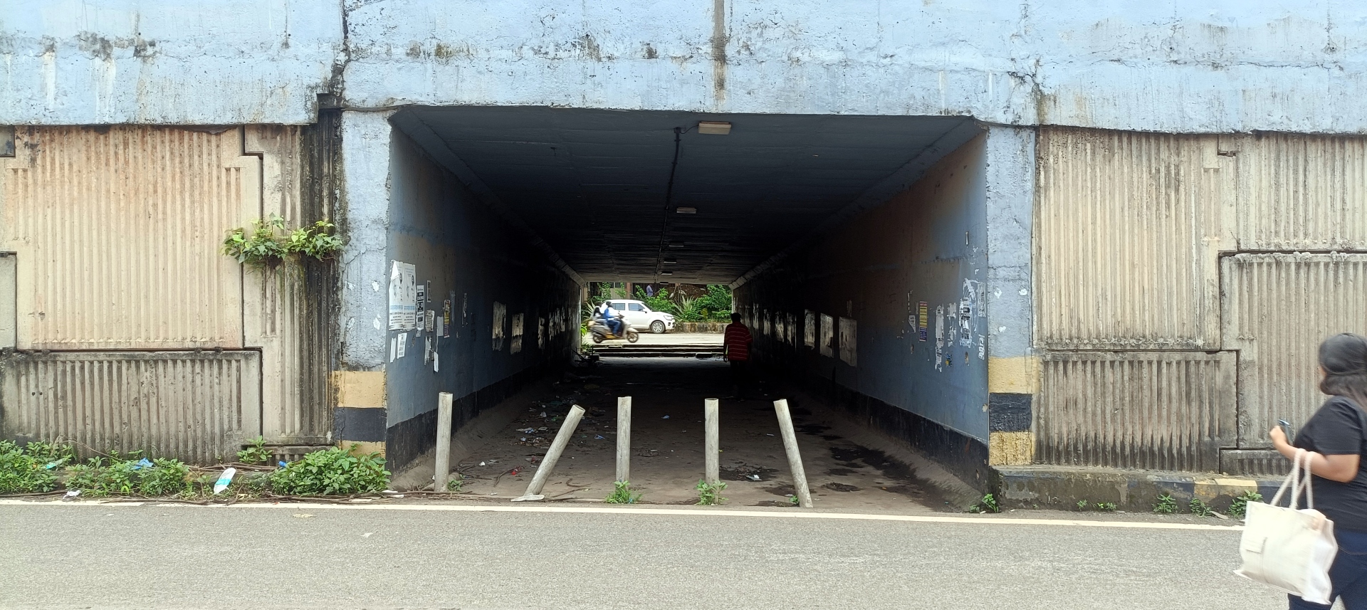 Foul smell, poor upkeep greet users at GMC pedestrian underpass