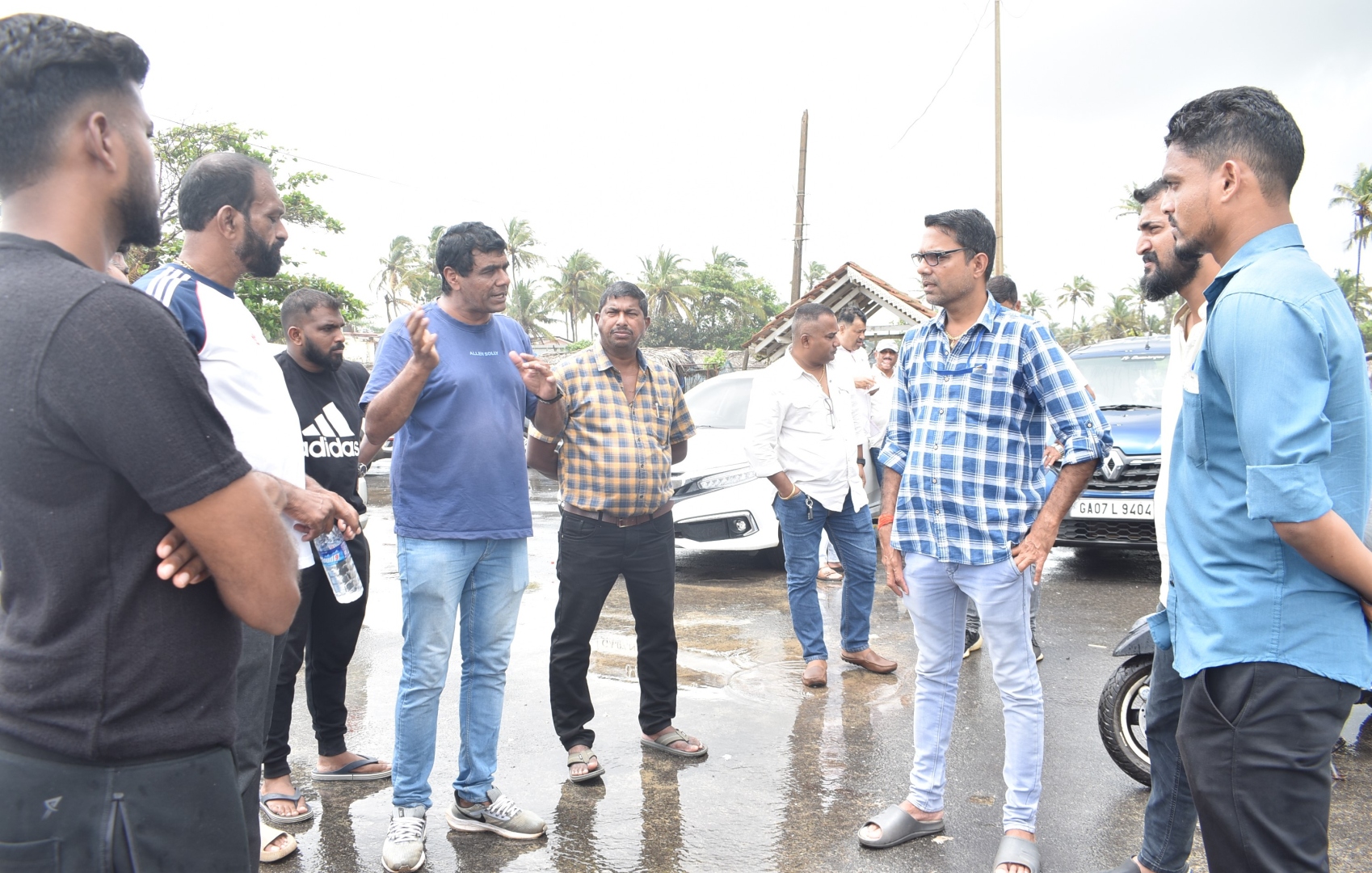 Mechanised boat owners cry foul over illegal fishing during breeding period