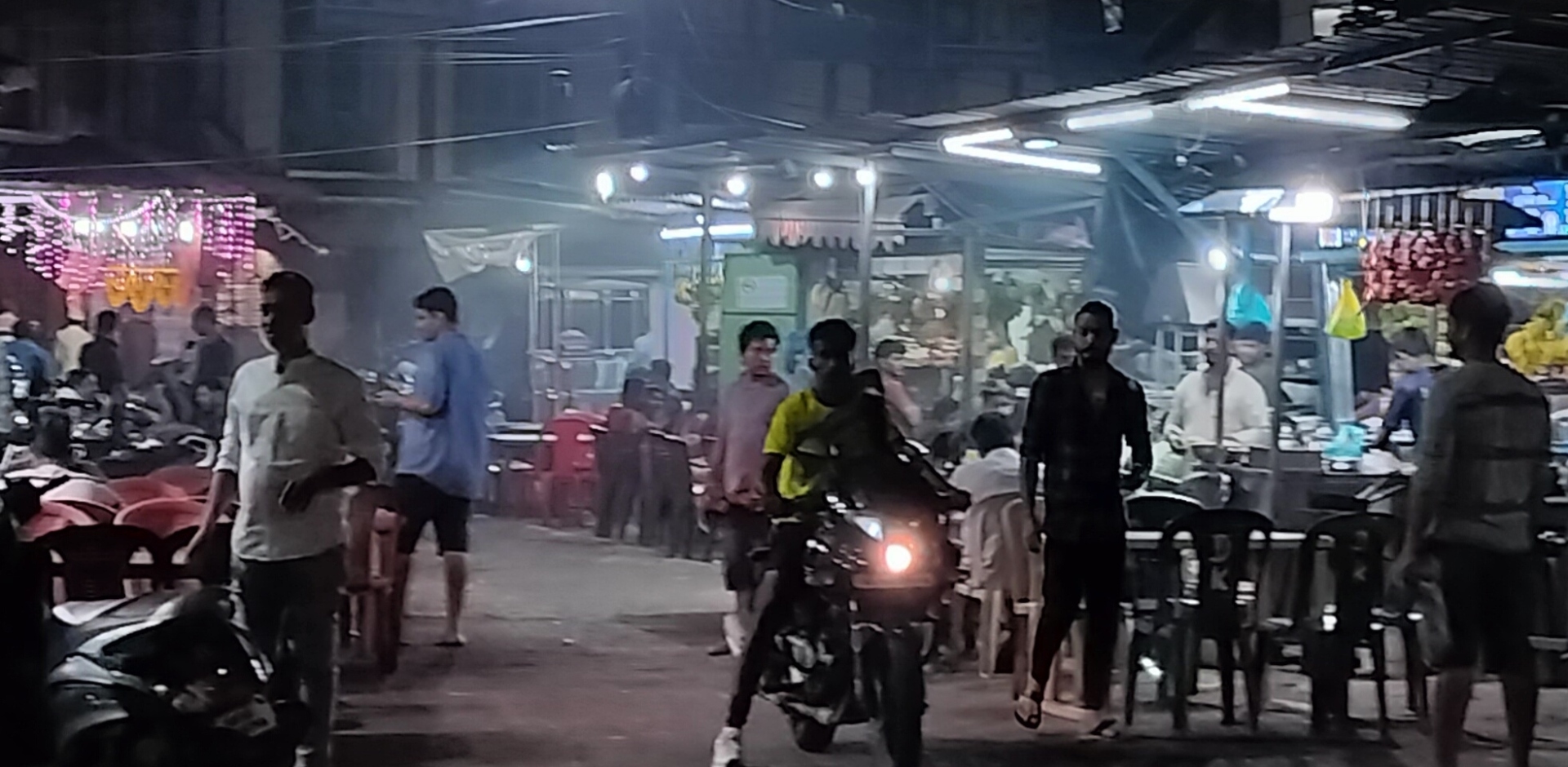 Popular Mapusa food street under   scanner for unhygienic conditions