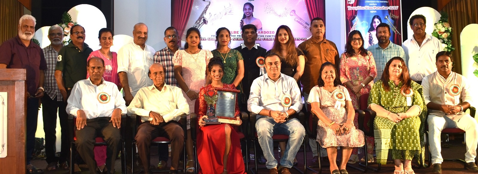 Velbe Cardozo receives Josephine Dias Award
