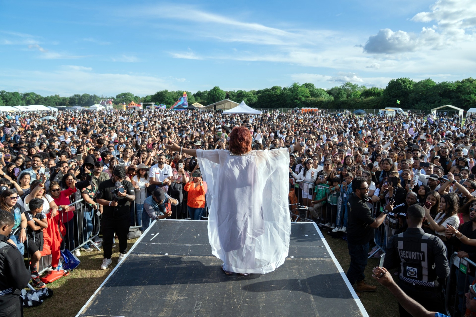 Lorna enthrals thousands at ‘Goa Day London’ festival