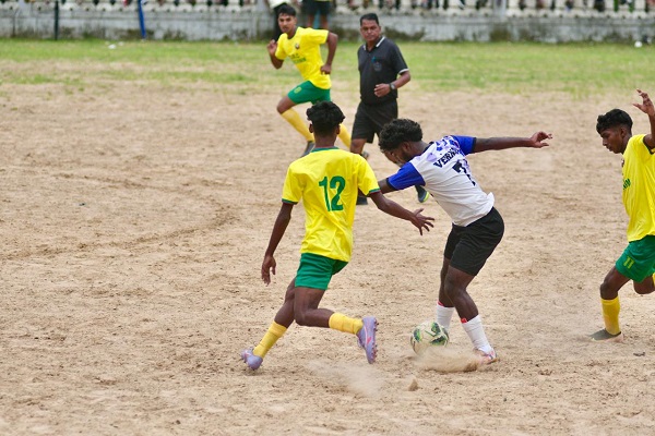 ﻿CRC Chinchinim cruise past UC Verna