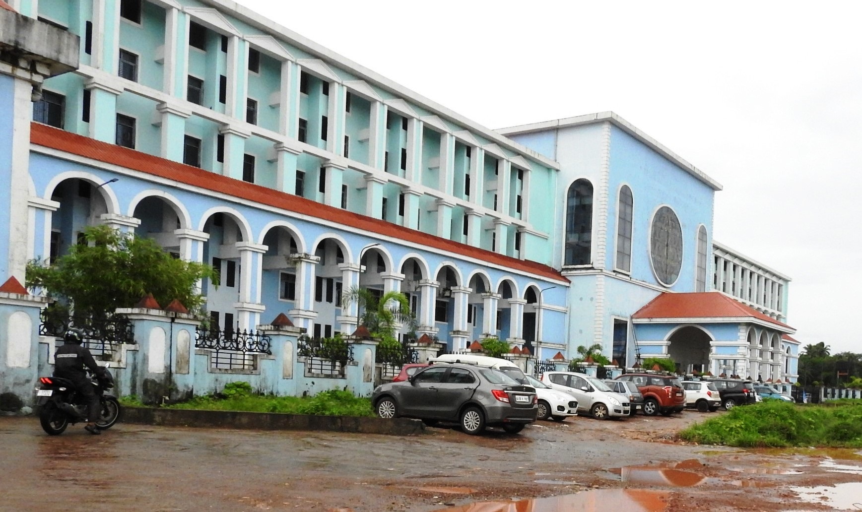 Shortage of beds continues to   afflict SGDH medicine wards