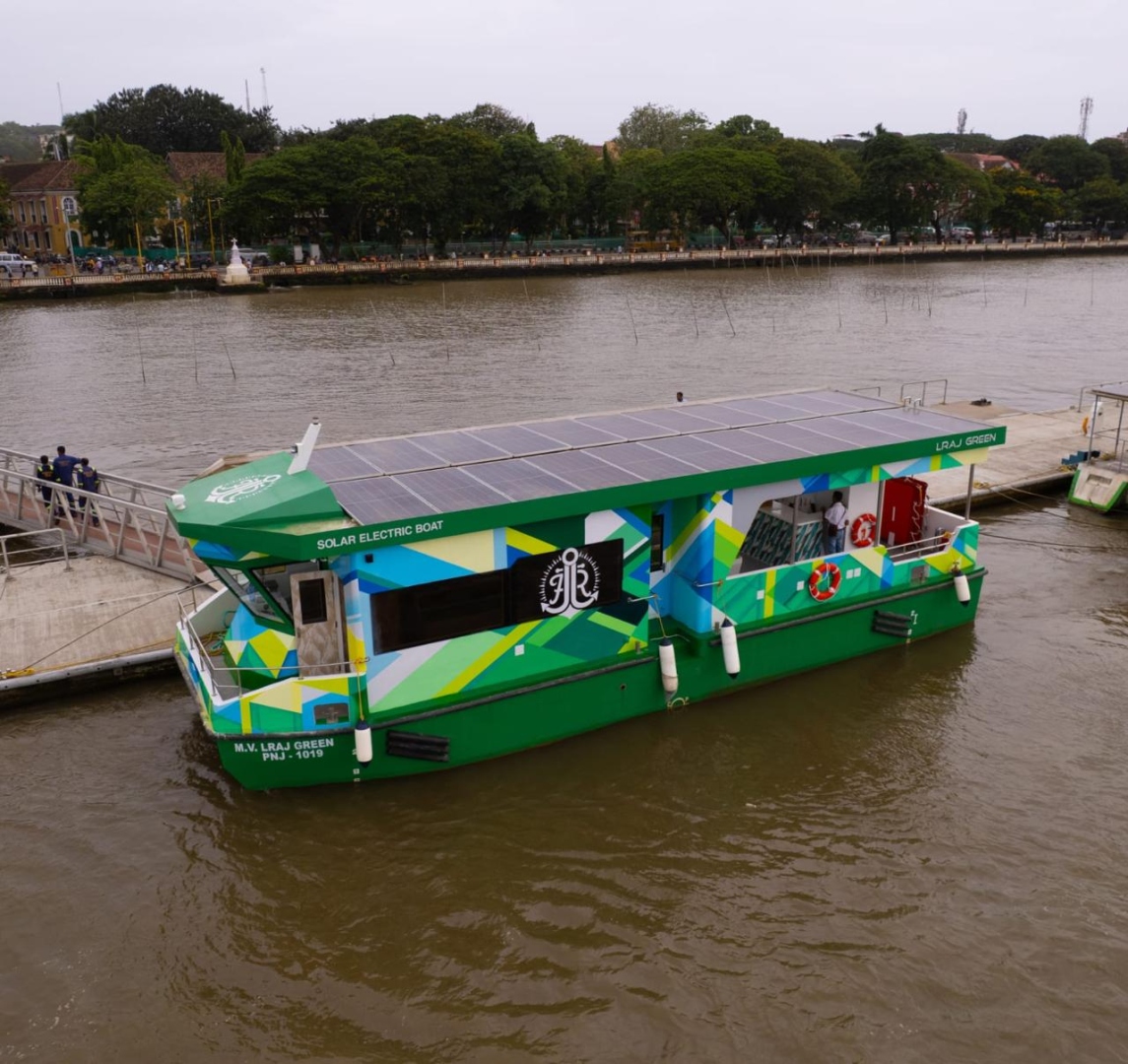 ﻿Privately built solar-electric   hybrid catamaran sets sail