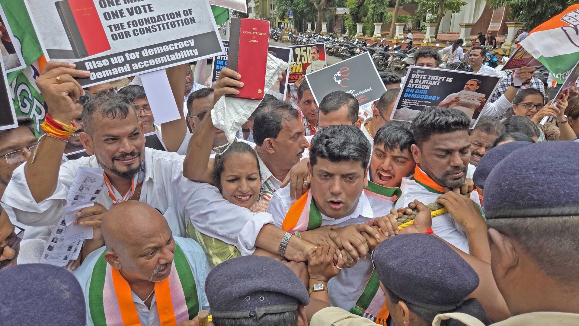 Cong leaders detained during ‘vote chori’ protest in Panaji