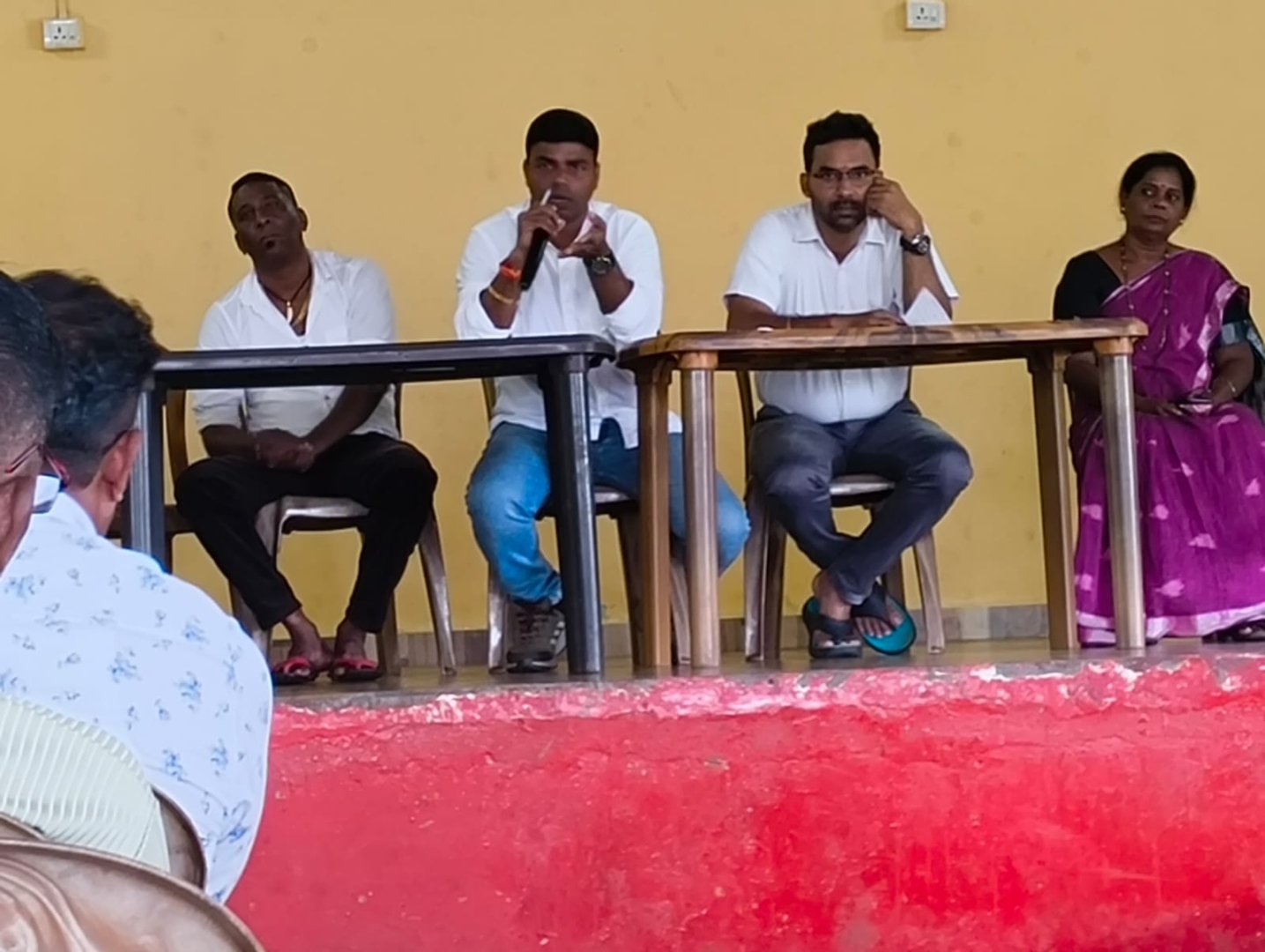 Agonda locals demand   removal of excess speed   breakers on MDR-49