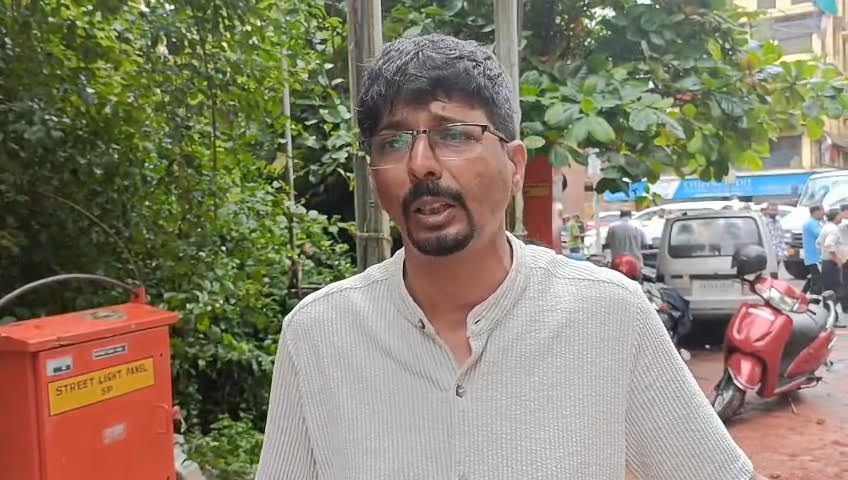 Balcony collapse forces shopkeeper to shut shop on 3-decade legacy