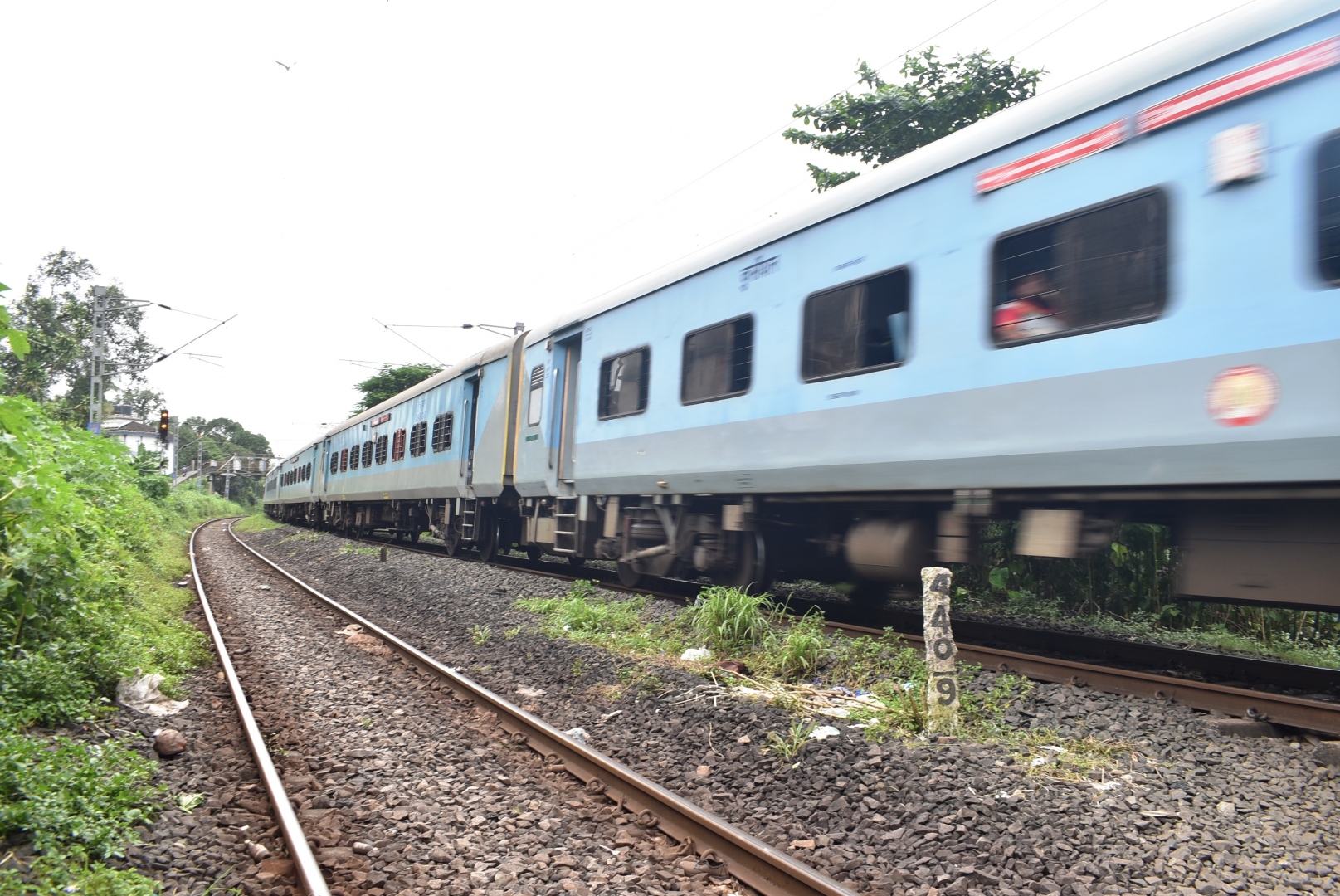 ﻿Double tracking: Saxttikars brace for daily traffic ordeals with more crossing closures