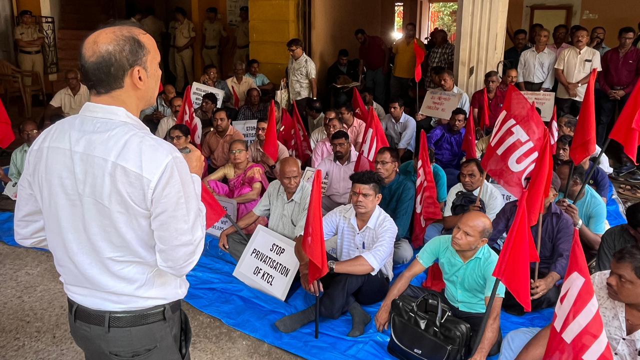 KTCL employees stage day-long hunger strike in Porvorim over pending demands
