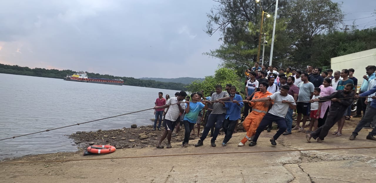 ﻿Car plunges into river near   Pilgao-Sarmanas ferry wharf