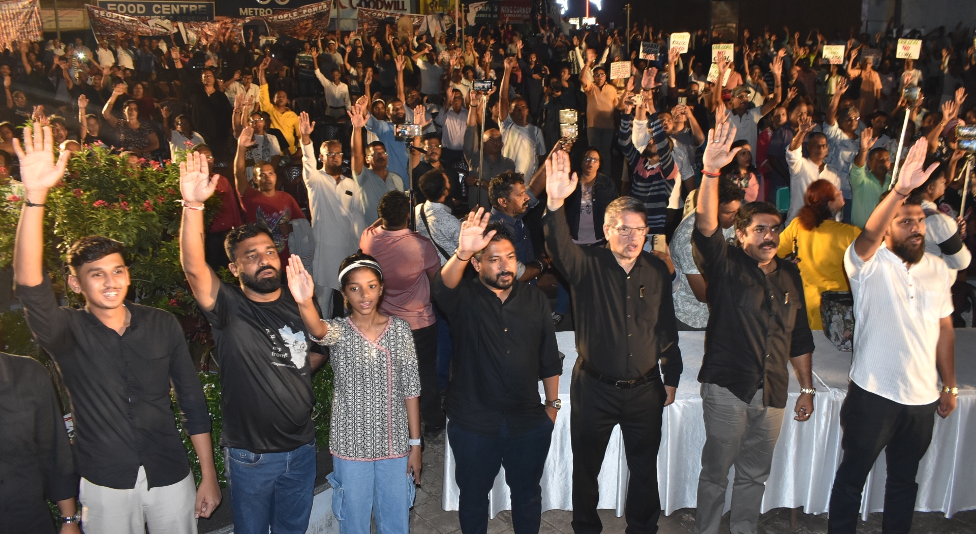 Oppn leaders attend rally, extend   support to anti-coal movement