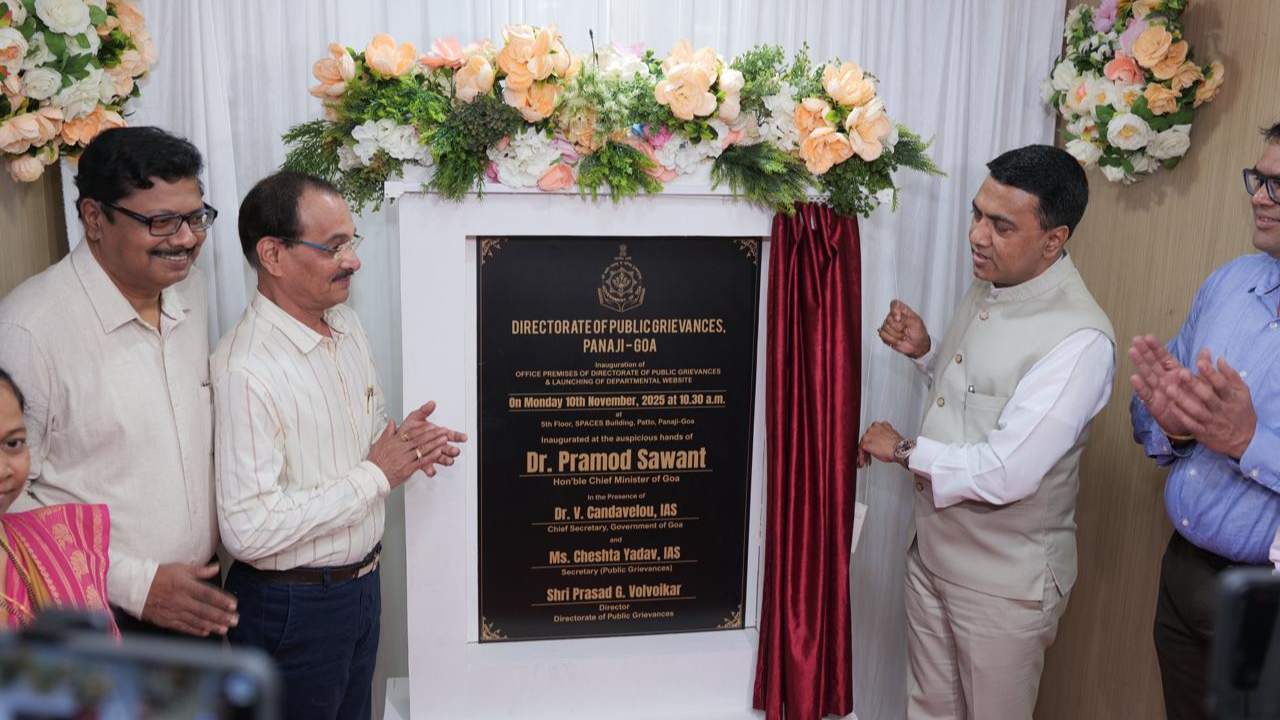 ﻿CM launches Public Grievances website, mobile app to boost citizen services