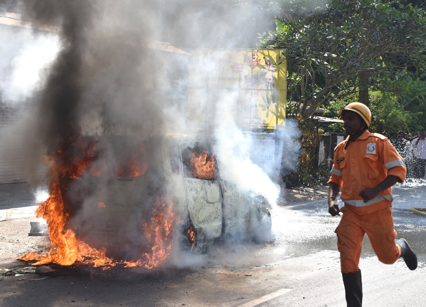 Car gutted in fire at Margao
