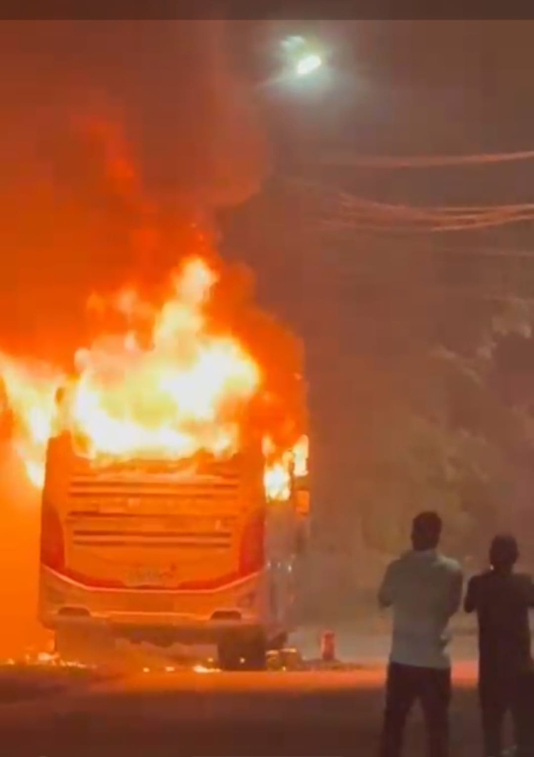 Mystery as tourist   bus goes up in   flames at Agonda